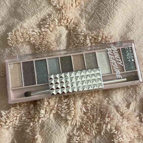 Hard Candy | Guilty Pleasure Eyeshadow Pallete - Picture 6 of 6